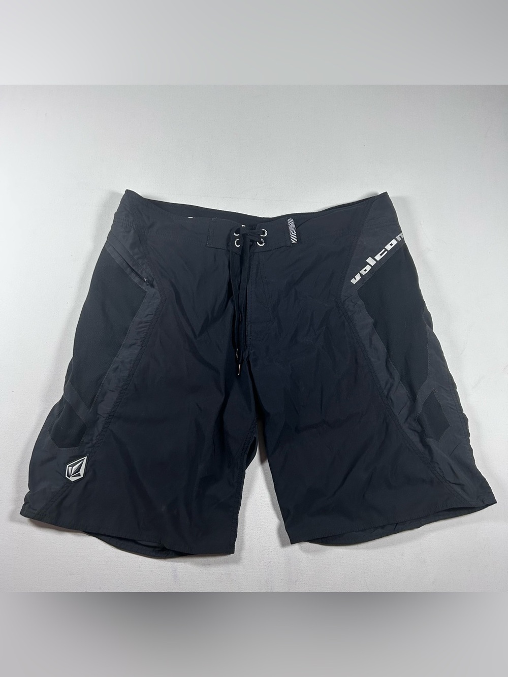 Volcom Amphibulator boardshorts Swimming Trunks size 38 Men’s Skate Hybrids